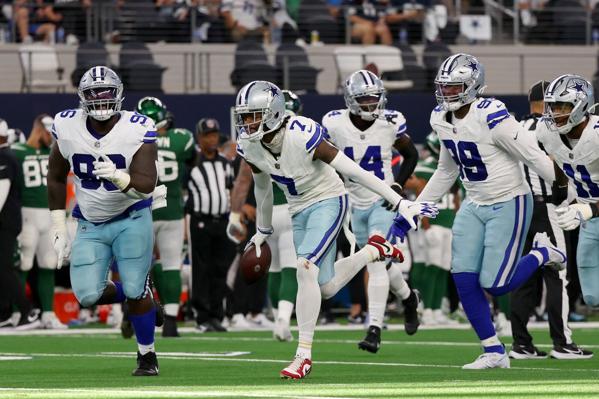Cowboys defenders