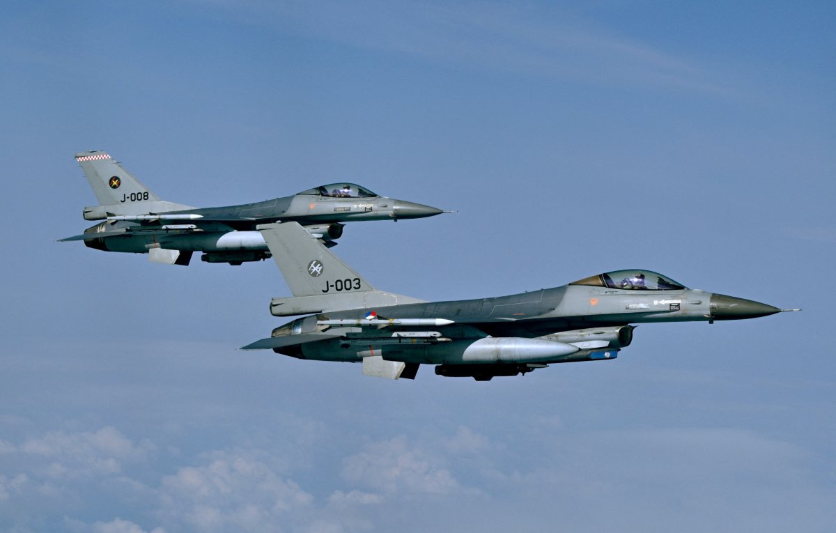 F-16