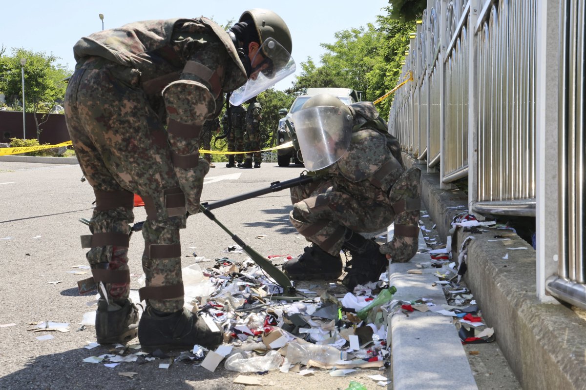 North Korea Trash balloons