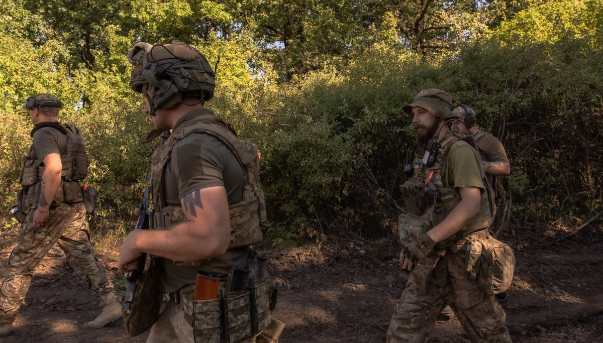 Ukrainian servicemen