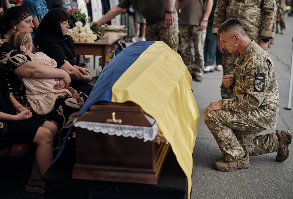 Burial of Ukrainian F-16 pilot