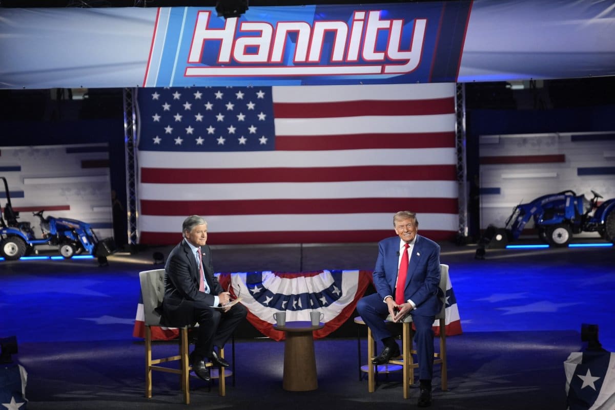 Live Updates: JD Vance Talks Migrant Crime in AZ as Tim Walz Stumps in PA