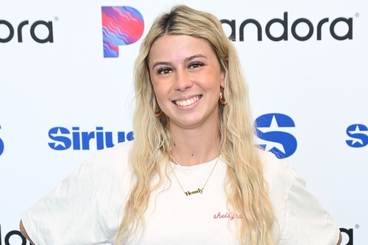 ‘Hawk Tuah Girl’ Tried To Take Knives on First-Ever Flight After Viral Fame