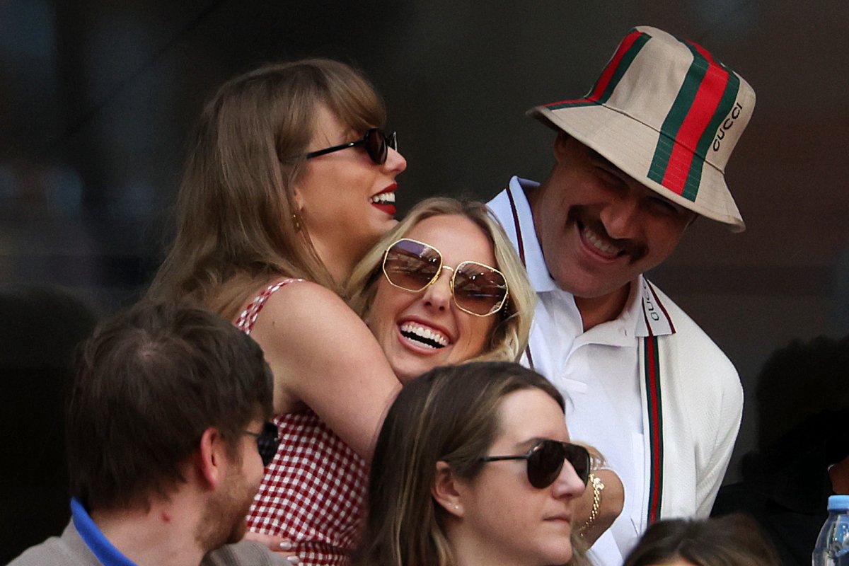 Why Enraged Fans Are Calling Taylor Swift a ‘Hypocrite’ for Hugging Brittany Mahomes at U.S. Open