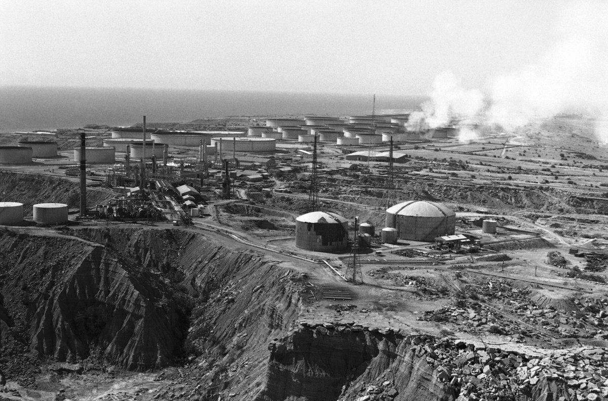 Iran’s Oil Exports Plummet Amid Israeli Attack Threats