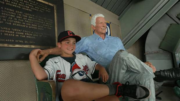 bob-uecker-statue.jpg