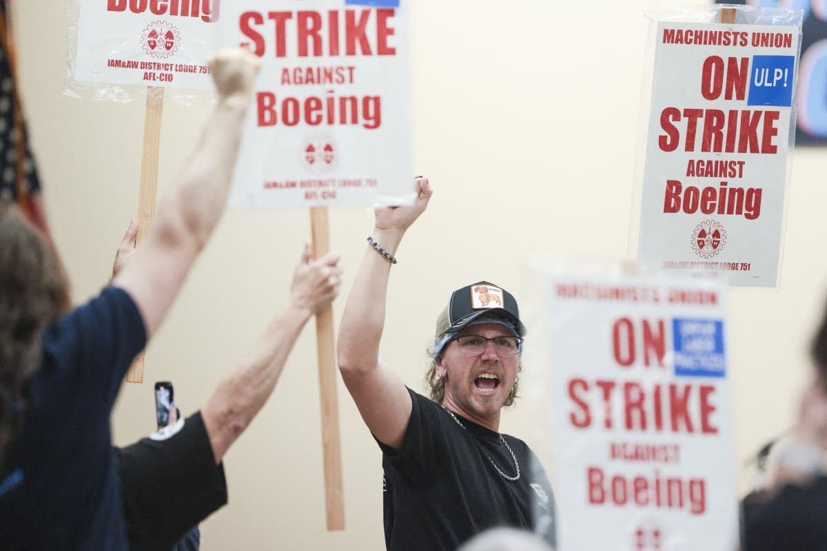 Boeing Faces $6 Billion Loss as Striking Workers’ Vote Looms
