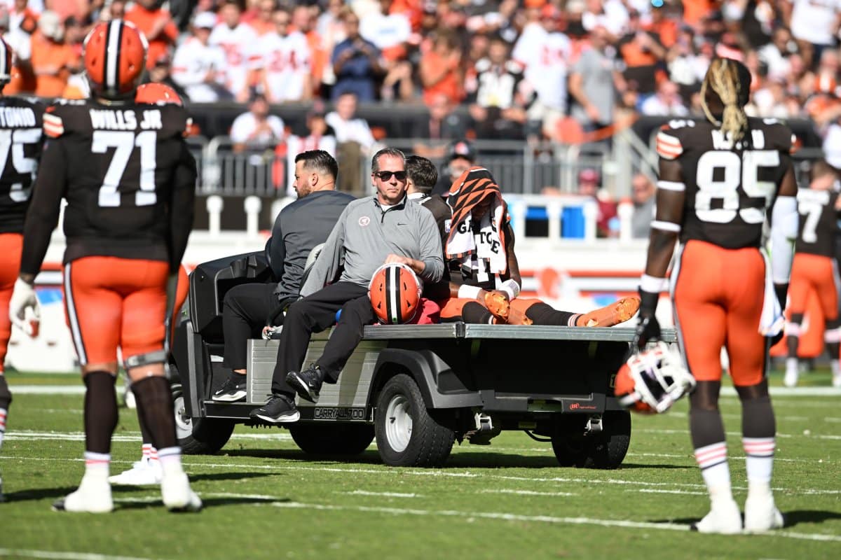Browns’ Myles Garrett, Jameis Winston Slam Fans For Celebrating Deshaun Watson Injury
