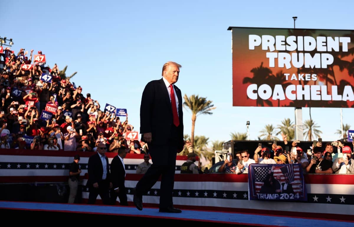 Man Arrested With Guns Near Trump Rally Wants Police Officer Fired