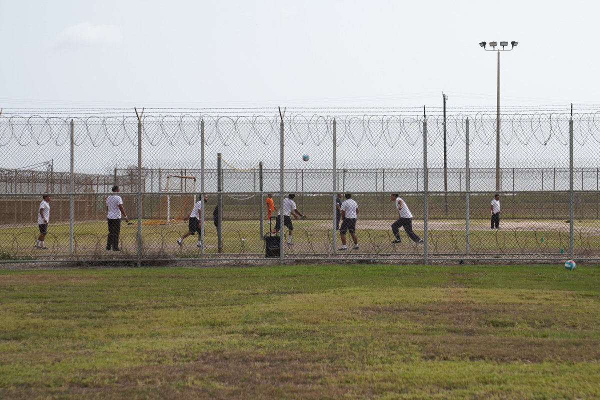 Exclusive: 94 Immigration Groups Urge DHS to Release Vulnerable Migrants