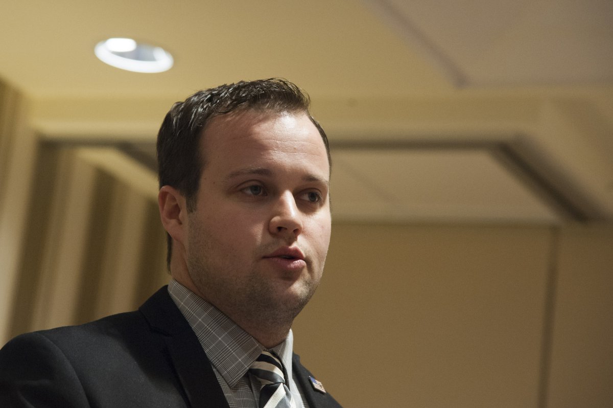Inside the Duggar Family’s Relationships With Josh Duggar Amid Prison Sentence