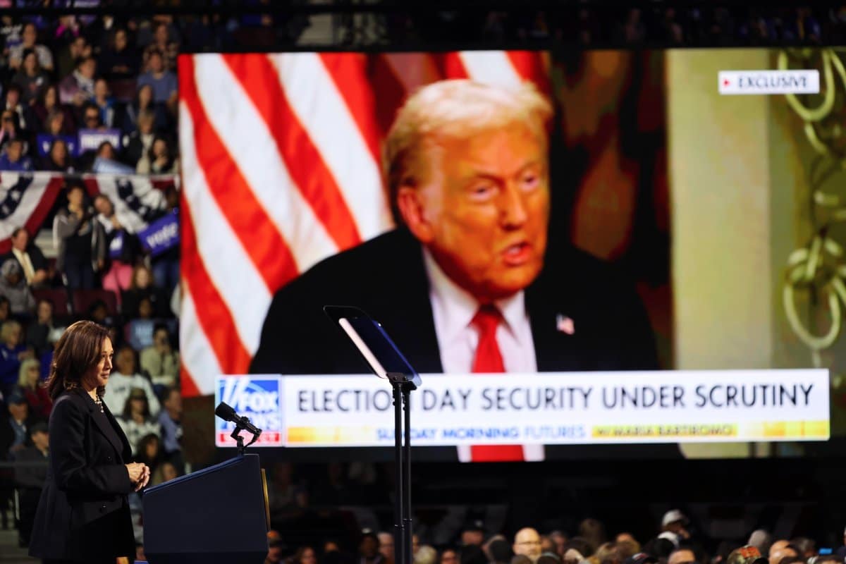 Harris Borrows Rally Tactic Popularized by Trump