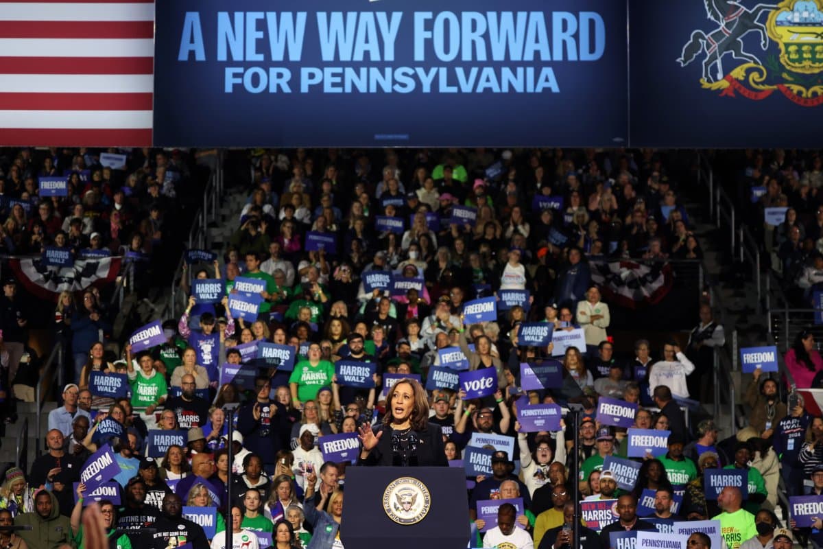 How Kamala Harris’ Pennsylvania Crowd Size Compares to Donald Trump’s