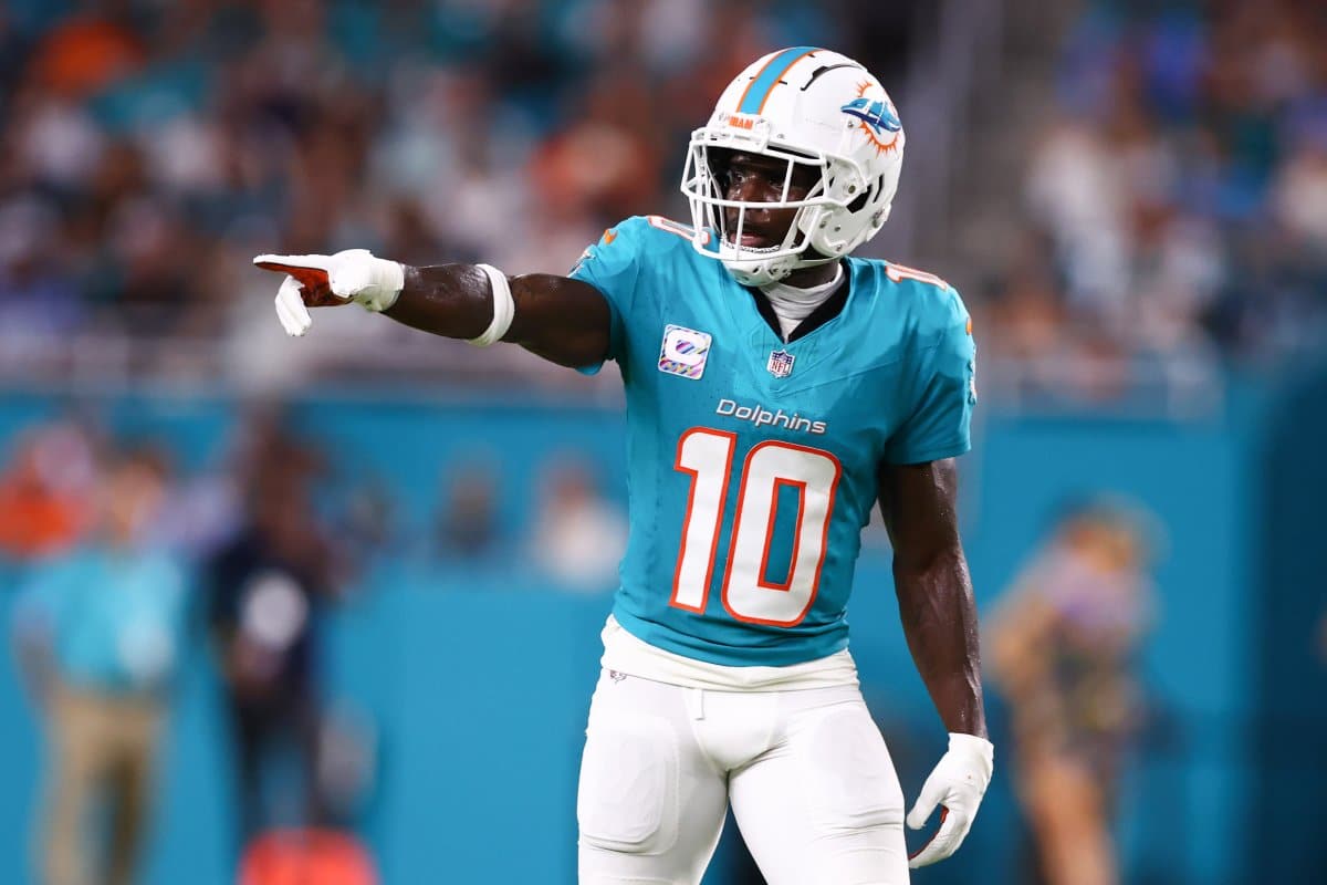 Dolphins’ Tyreek Hill Calls Out Lack of Media Exposure After Jay Cutler Arrested