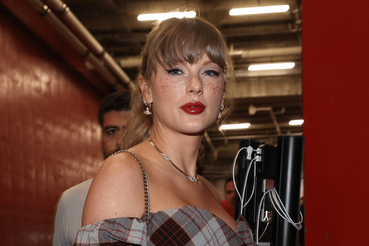 Taylor Swift Glitter Freckles Chiefs Game Arrowhead
