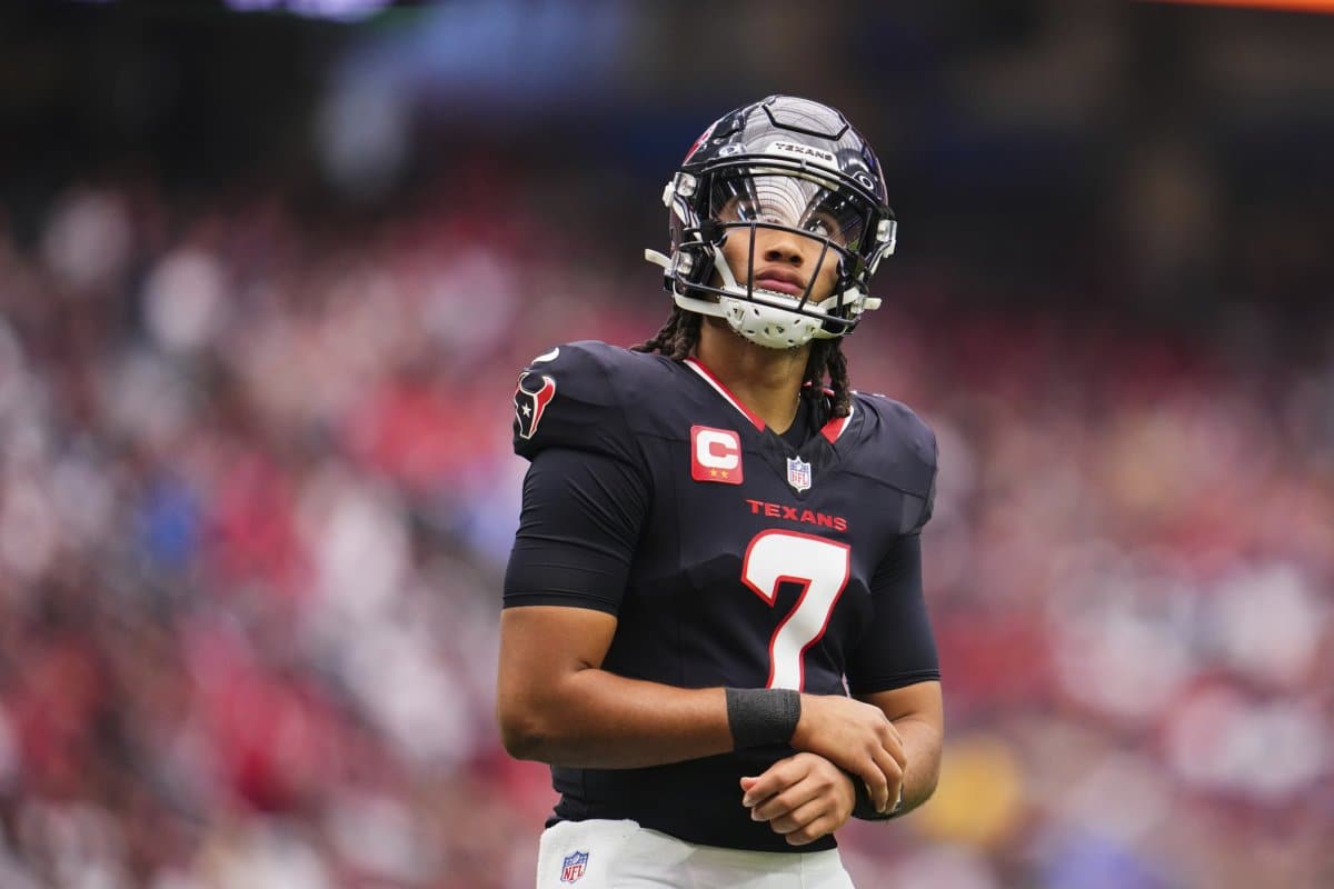 Texans’ CJ Stroud Reacts to Stefon Diggs Suffering Season-Ending Injury