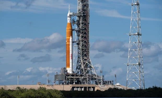 NASA leader weighs in on Elon Musk, SpaceX and plans for moon rocket