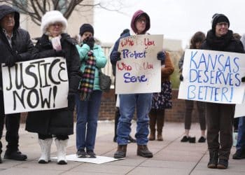Ex-detective accused of preying on Black women dies before trial