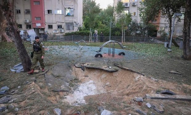 Rocket from Yemen strikes Tel Aviv, injuring 16 people