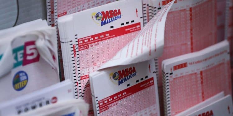 Mega Millions jackpot nears $1 billion for Christmas Eve lottery drawing