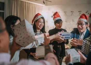 How do you play white elephant? The gift exchange rules, explained