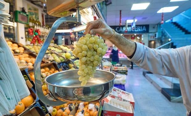 What is behind the tradition of eating 12 grapes on New Year’s?