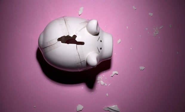 Should you wait until after the holidays to tackle your debt? Experts decide