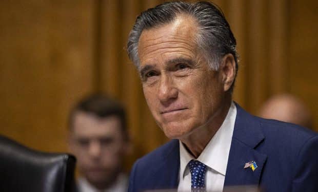 Mitt Romney criticizes those who “tear at our unity” in Senate farewell speech