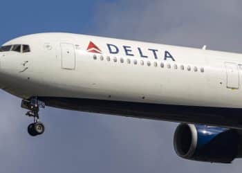 2 Delta attendants fail breathalyzer test before international flight
