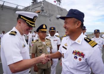 U.S. warship docks in Cambodia for first time in 8 years
