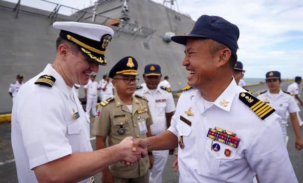 U.S. warship docks in Cambodia for first time in 8 years