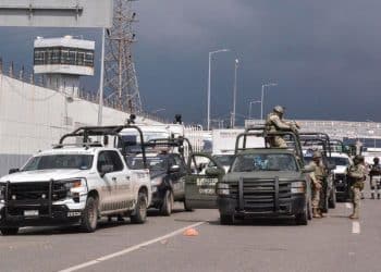 7 killed in prison riot as officers try to transfer 2 dangerous inmates