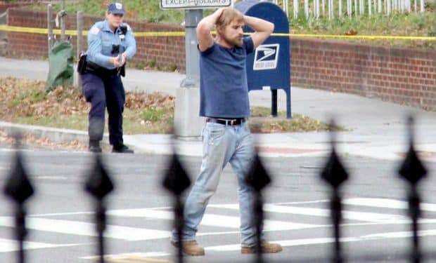 Gunman in “pizzagate” hoax fatally shot by North Carolina police