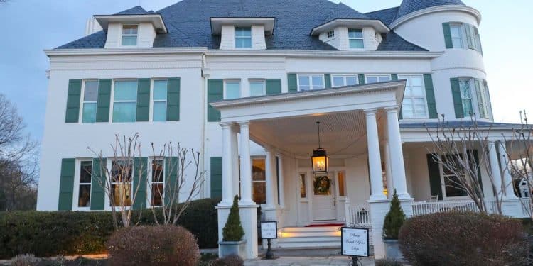 Harris declines Vance’s invitation to visit VP at his residence