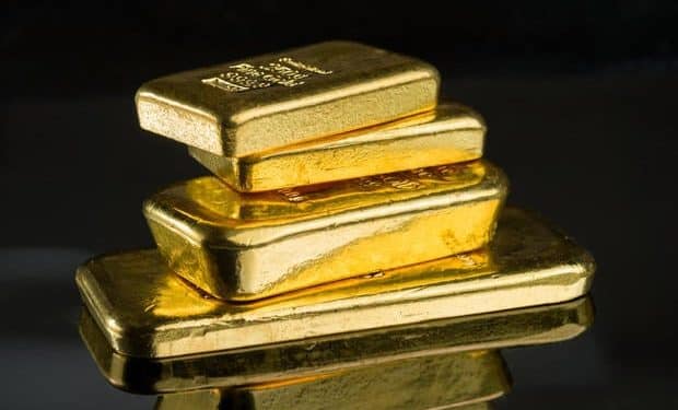 Do 1-gram or 1-ounce gold bars offer more liquidity to investors?