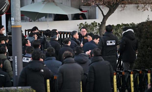 South Korean investigators abandon effort to detain impeached president