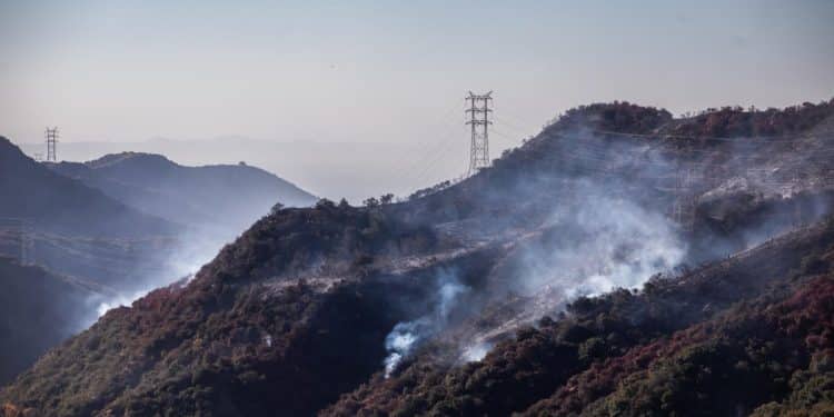 California fires deaths rise as L.A. braces for stronger winds
