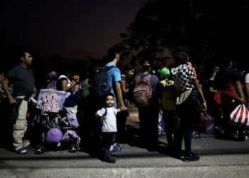 U.S. border agents told to summarily deport migrants without asylum hearings