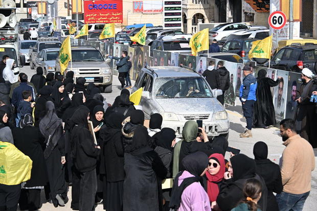 Residents return to Aitaroun after Israeli withdrawal from southern Lebanon 