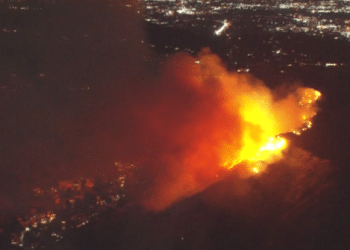 Sunset Fire sparks in Runyon Canyon area of the Hollywood Hills