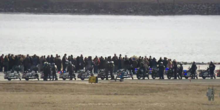 Families of victims of deadly midair collision near Washington, D.C., visit wreckage site