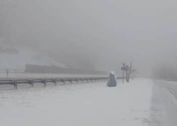 Eye Opener: Dangerous winter storms sweep across the country