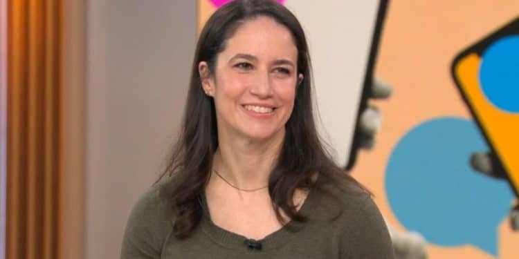 What can excessive screen time do to relationships?