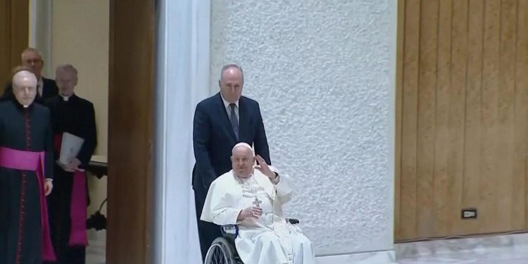 Eye Opener: Pope Francis remains hospitalized