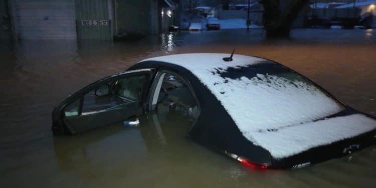 Deadly flooding hits the South