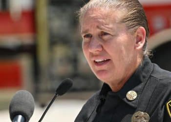 Los Angeles mayor removes fire department chief