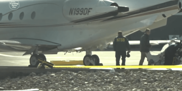 Investigators work to determine cause of Arizona plane collision