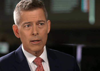 Transportation secretary says “it’s safe to fly” after series of plane crashes