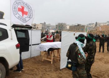 Hamas returns 4 Israelis’ bodies, said to include mom and her 2 young kids