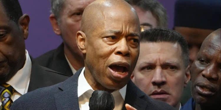 Four top aides to New York City Mayor Eric Adams resign